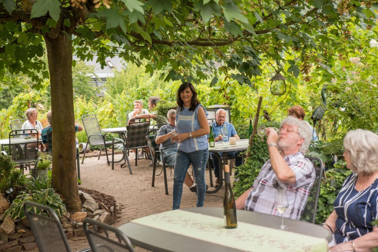 Weingut Erich Serwazi Mesenich Dış mekan fotoğraf