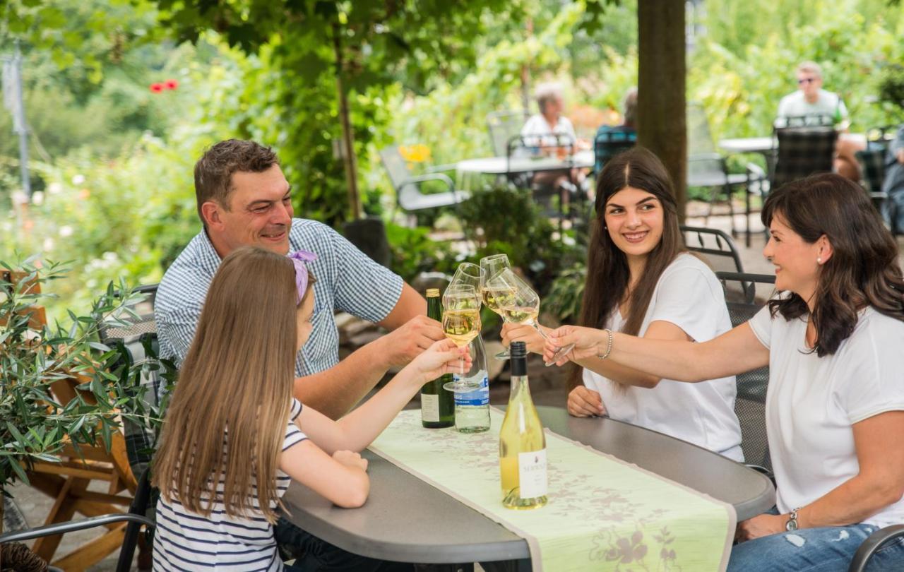 Weingut Erich Serwazi Mesenich Dış mekan fotoğraf
