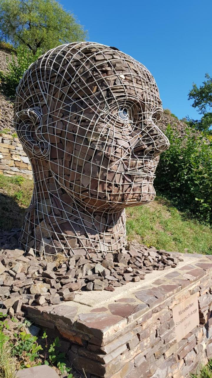 Weingut Erich Serwazi Mesenich Dış mekan fotoğraf